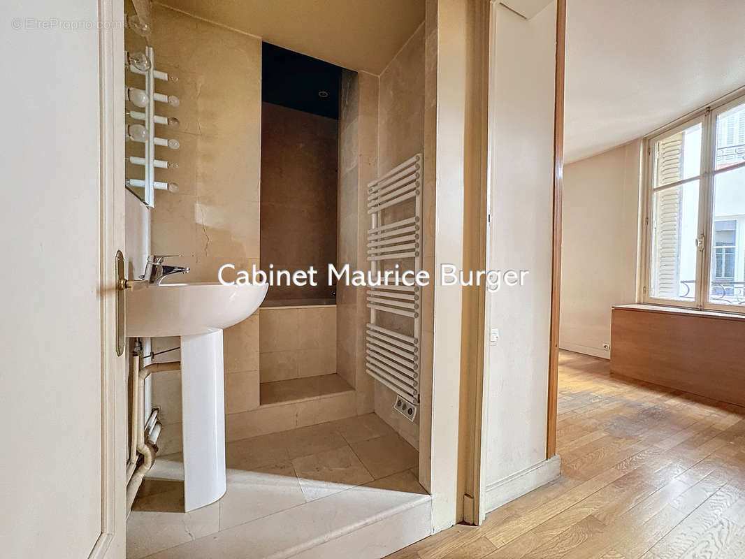 Appartement à PARIS-7E