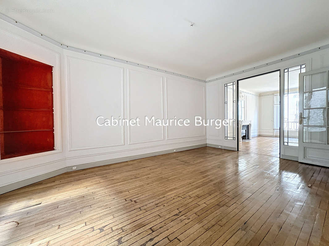 Appartement à PARIS-7E