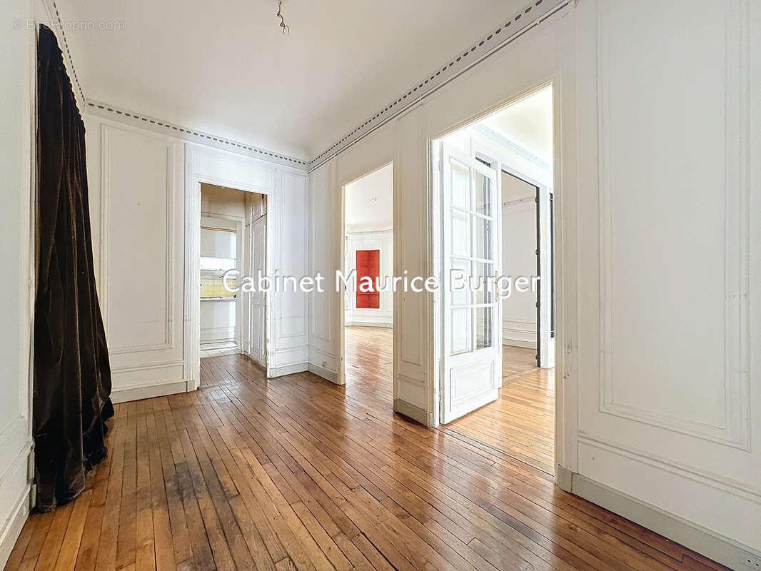 Appartement à PARIS-7E