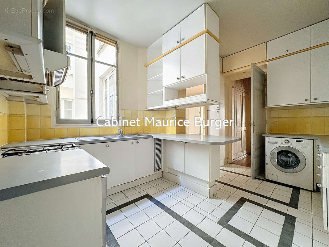 Appartement à PARIS-7E