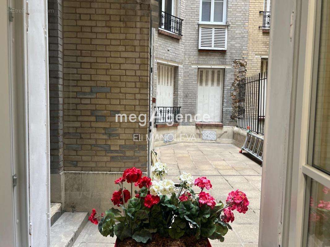 Appartement à PARIS-15E