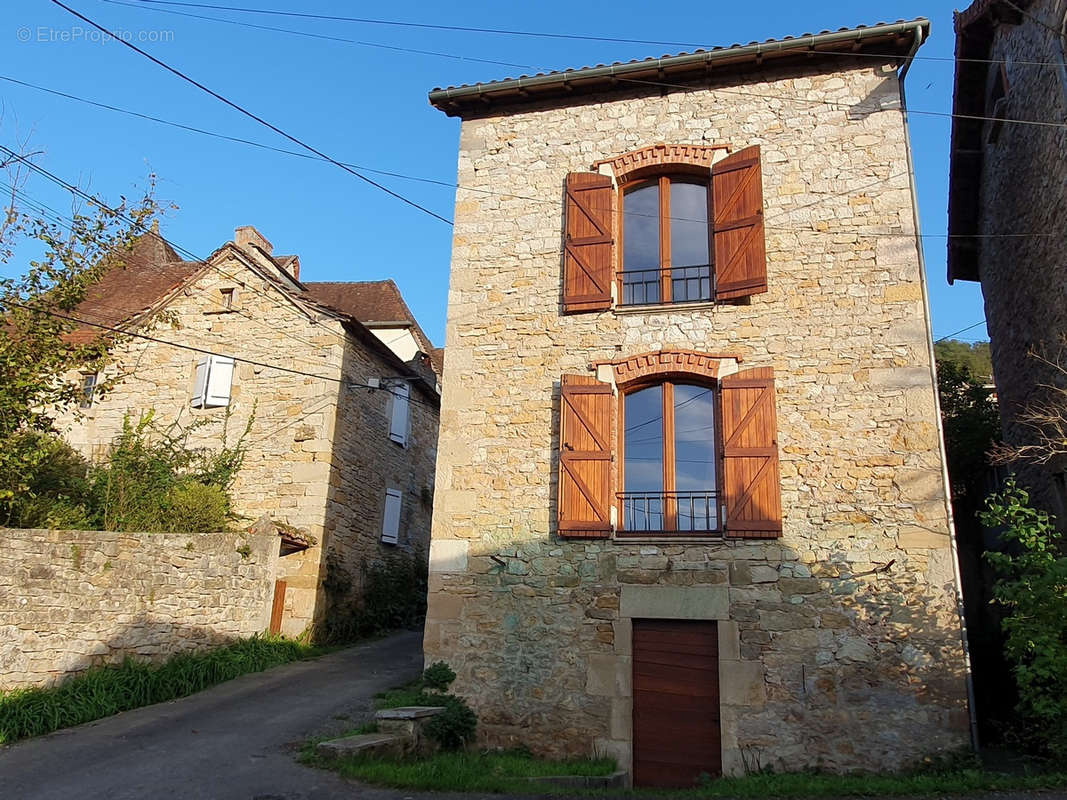 Maison à AMBEYRAC