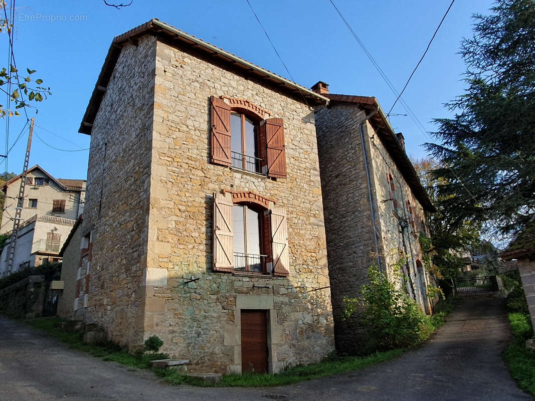 Maison à AMBEYRAC