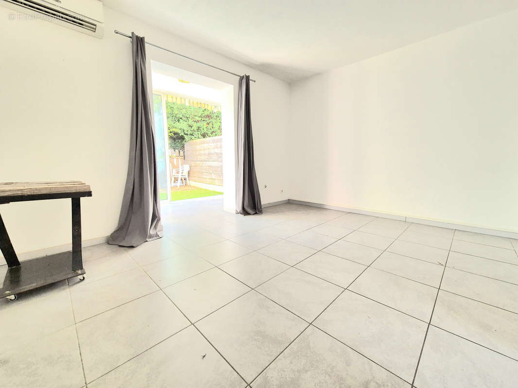 Appartement à HYERES