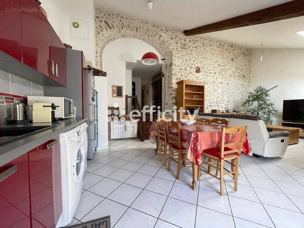 Appartement à LARAGNE-MONTEGLIN