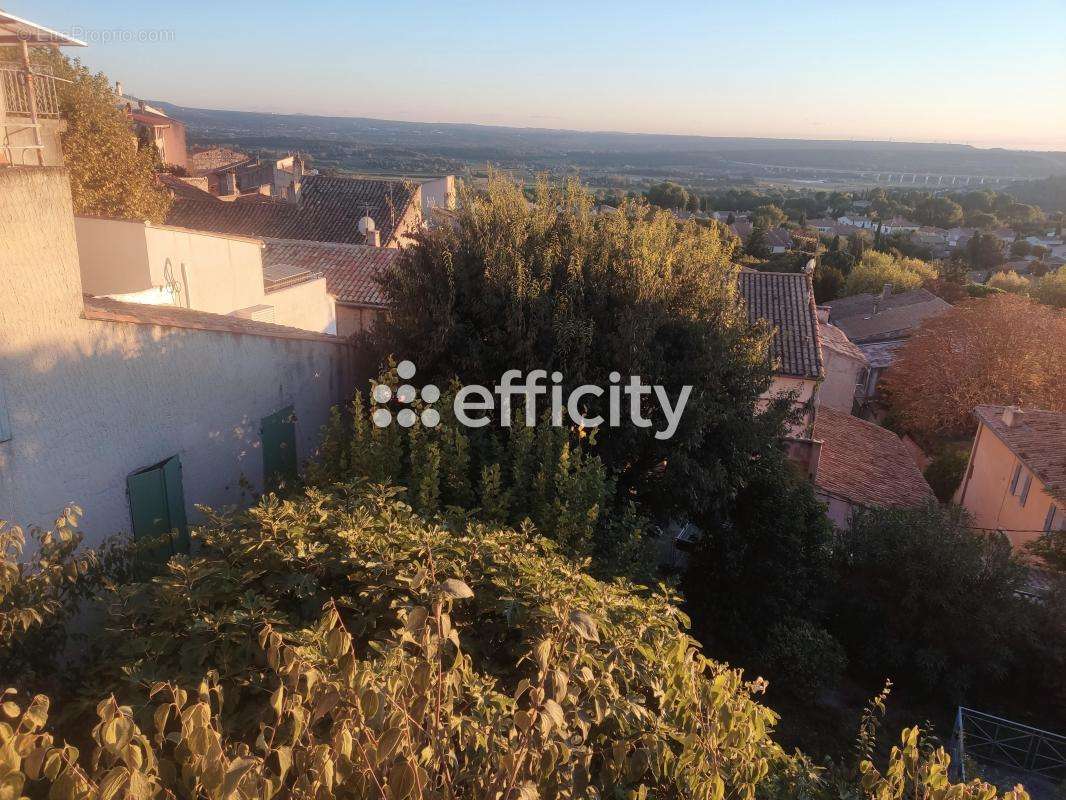 Appartement à EGUILLES