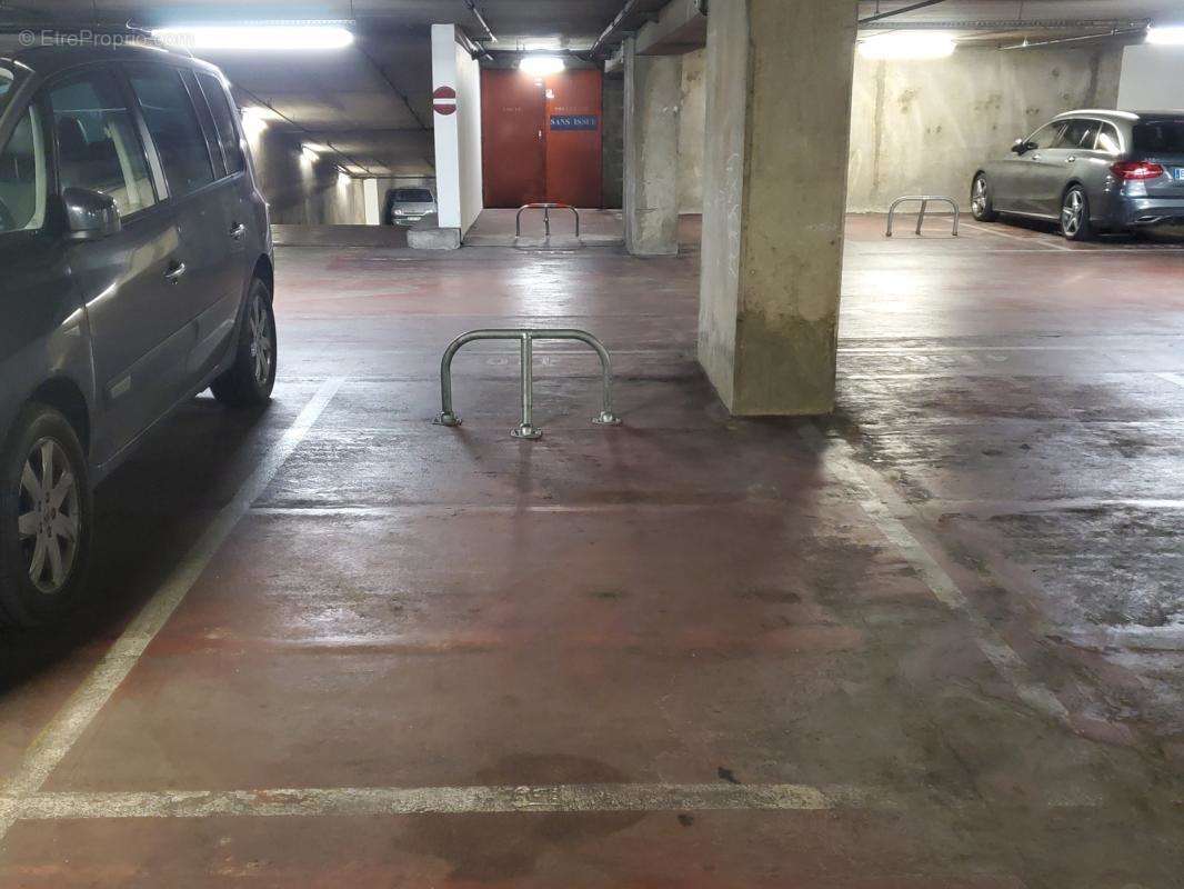 Parking à PARIS-13E