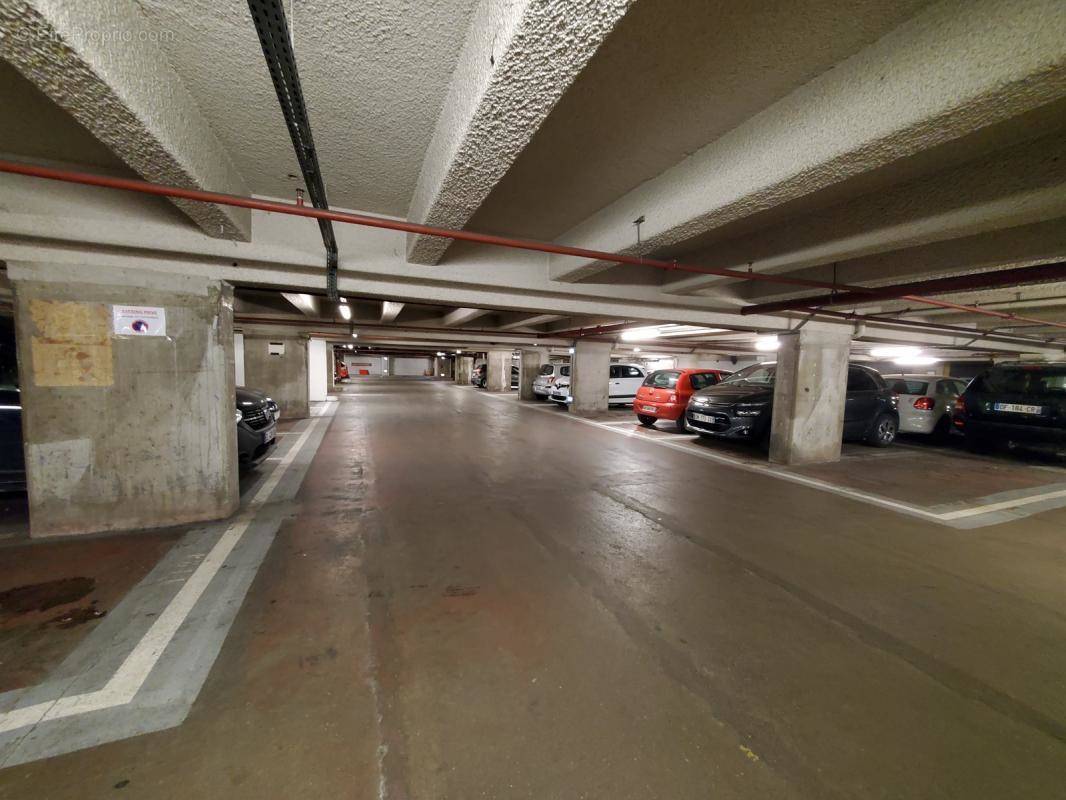 Parking à PARIS-13E