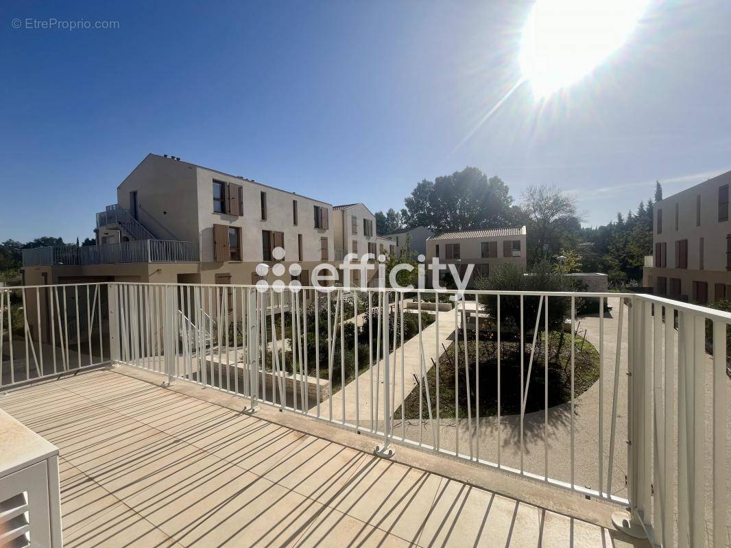 Appartement à CHATEAUNEUF-LE-ROUGE