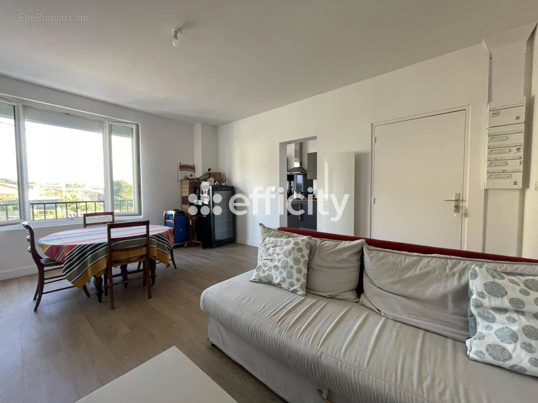 Appartement à LESTIAC-SUR-GARONNE