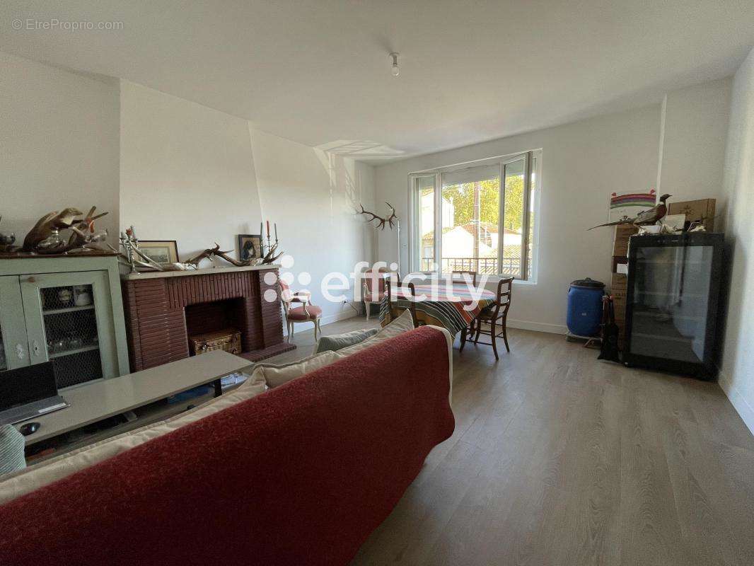 Appartement à LESTIAC-SUR-GARONNE