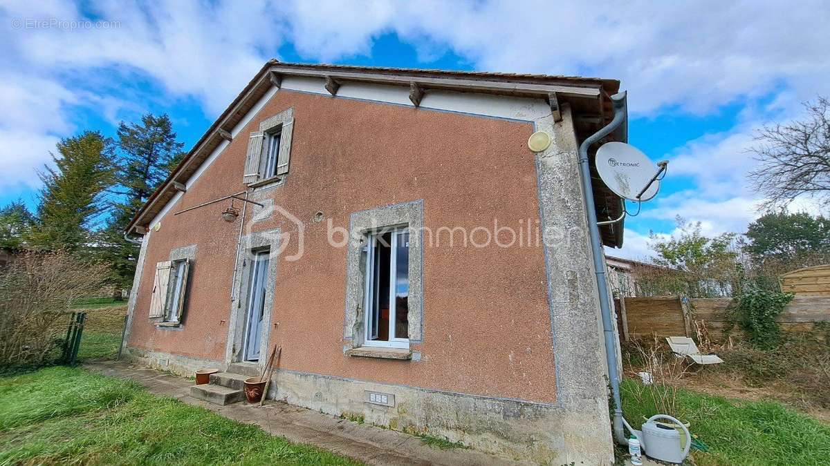 Maison à SAINT-ASTIER