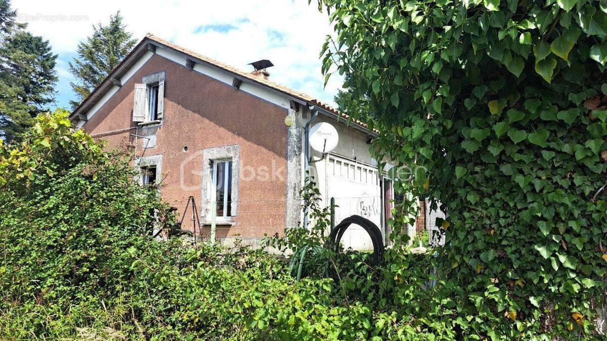 Maison à SAINT-ASTIER