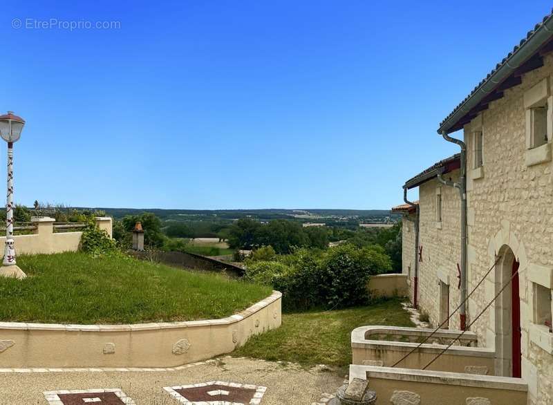 Maison à JAUNAY-CLAN