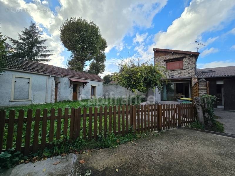 Maison à BALLAINVILLIERS