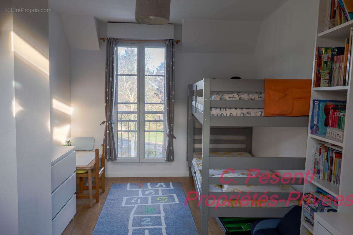 Appartement à EMERAINVILLE