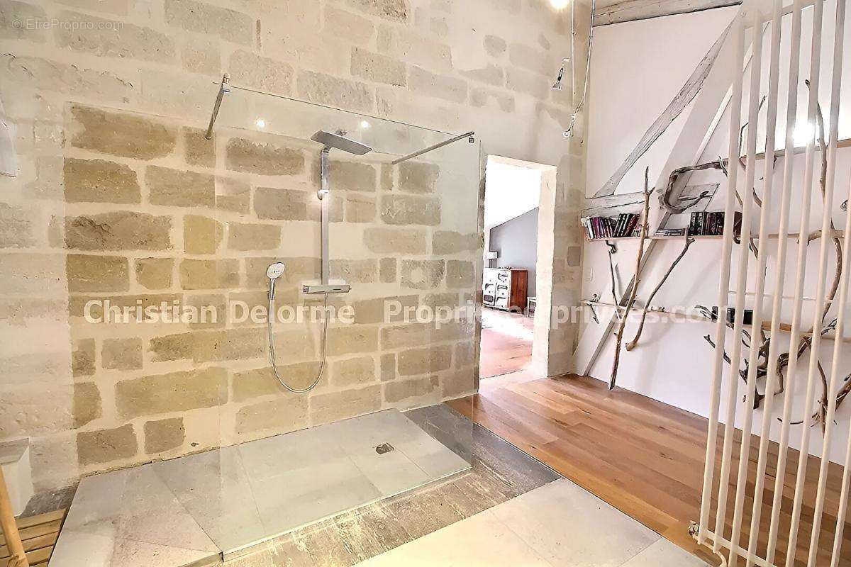 Appartement à UZES