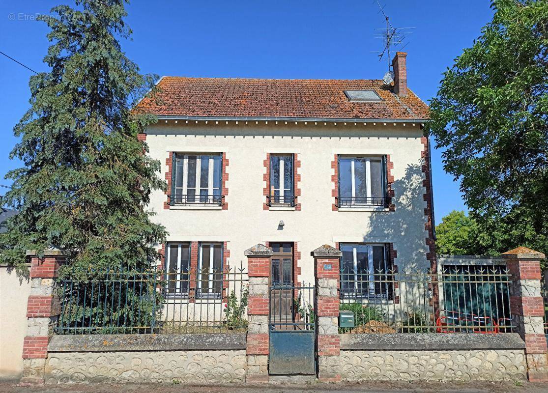 Maison à CHARTRES