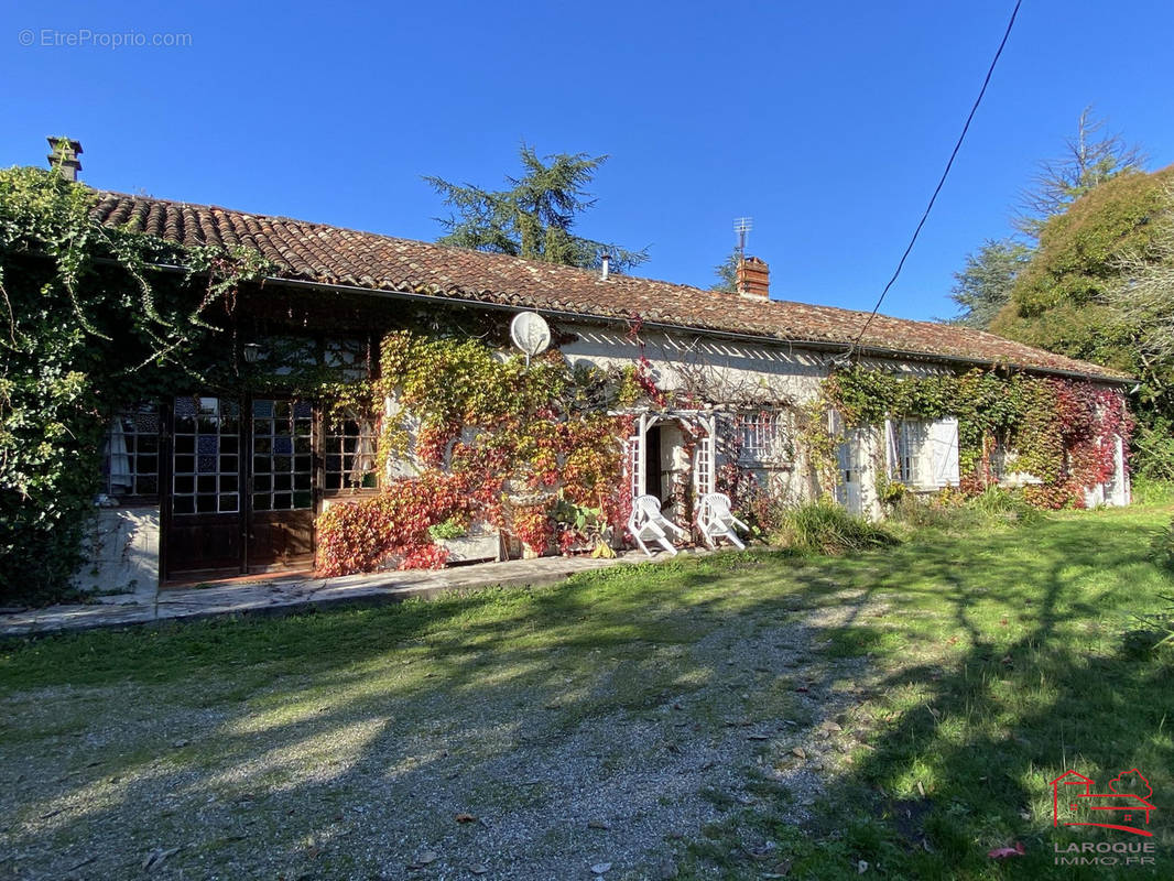 Maison à SAINT-ANTOINE-DE-FICALBA