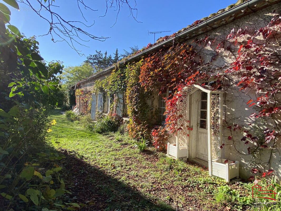 Maison à SAINT-ANTOINE-DE-FICALBA