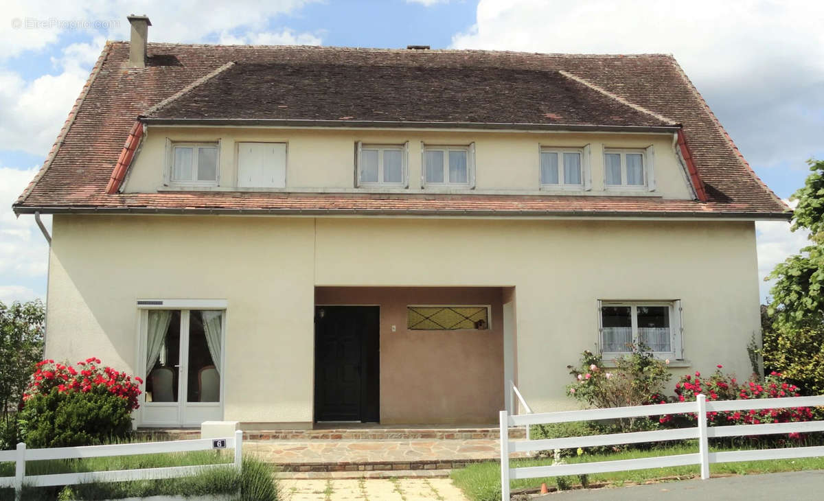 Maison à SAINT-GERMAIN-LES-BELLES