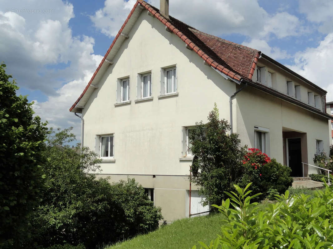 Maison à SAINT-GERMAIN-LES-BELLES