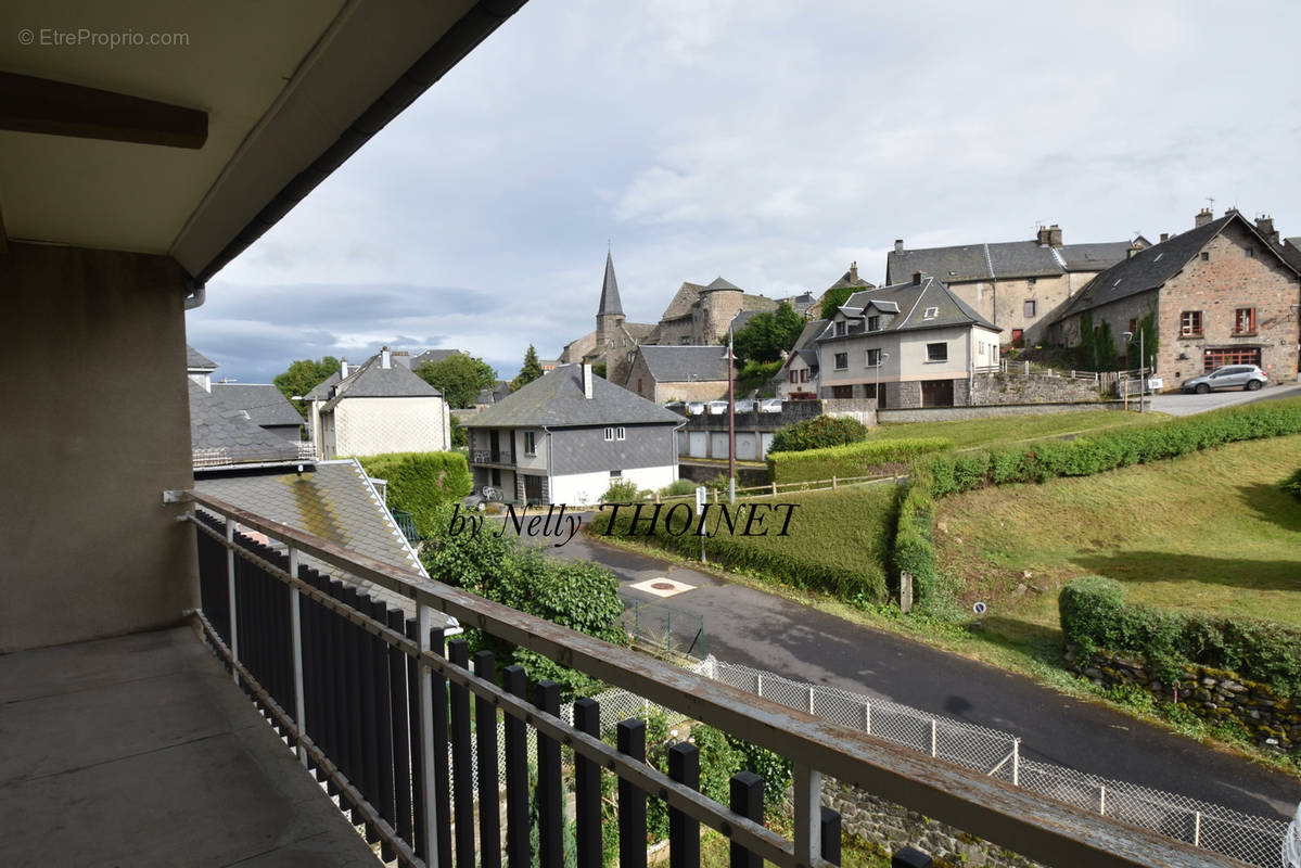 Appartement à BESSE-ET-SAINT-ANASTAISE