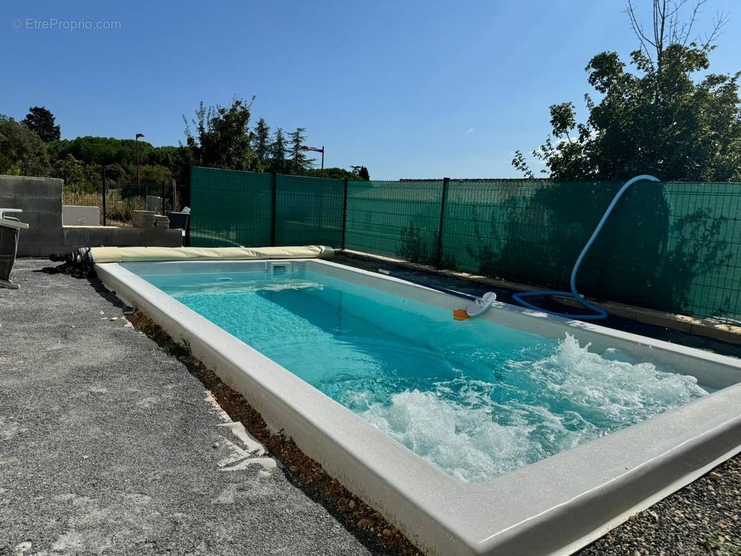 piscine balneo  - Maison à SAINT-THIBERY