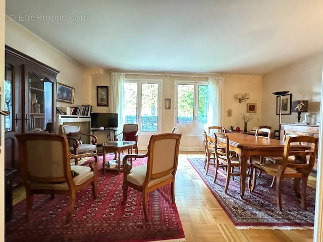 Appartement à SAINT-MAUR-DES-FOSSES