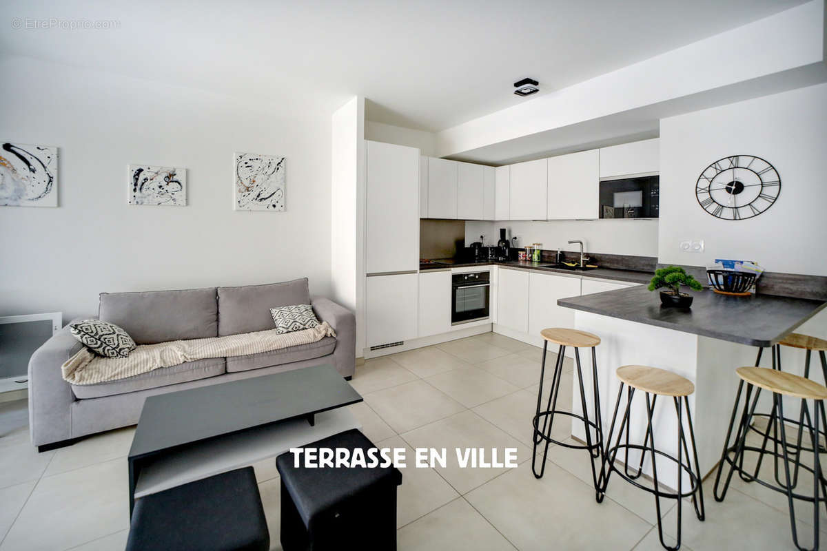 Appartement à SAINT-CYR-SUR-MER