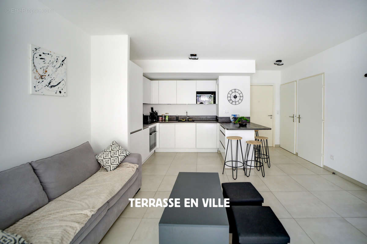 Appartement à SAINT-CYR-SUR-MER