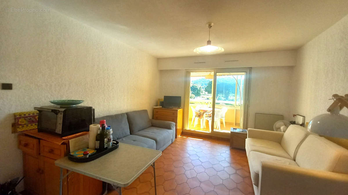 Appartement à LA LONDE-LES-MAURES