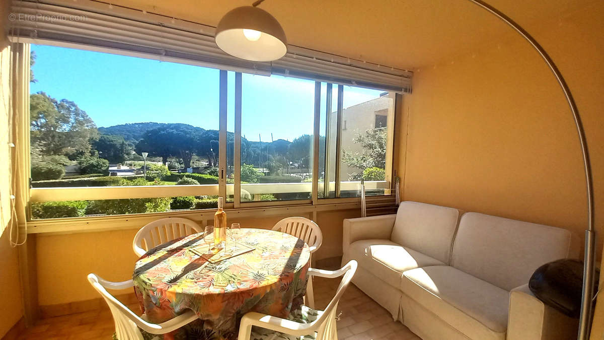 Appartement à LA LONDE-LES-MAURES