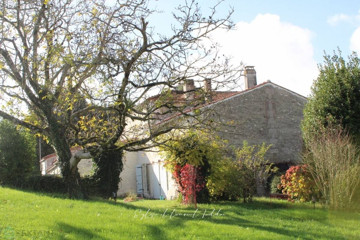 Maison à CHENAC-SAINT-SEURIN-D&#039;UZET