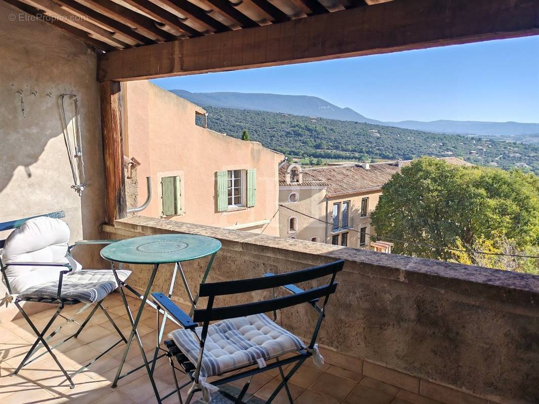 Maison à SAINT-SATURNIN-LES-APT