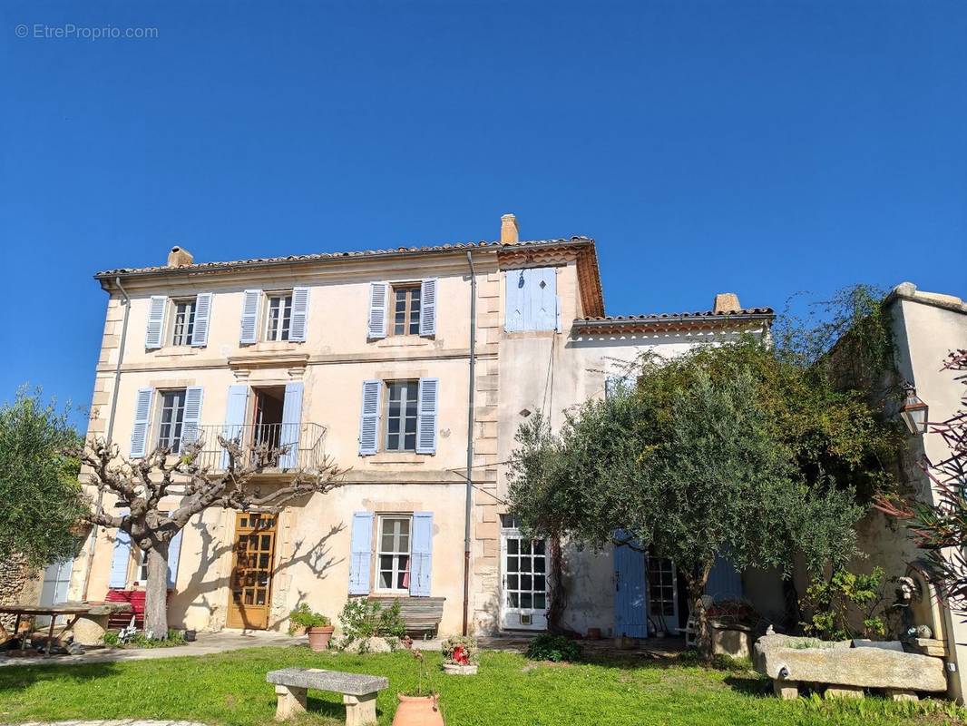 Maison à SAINT-SATURNIN-LES-APT