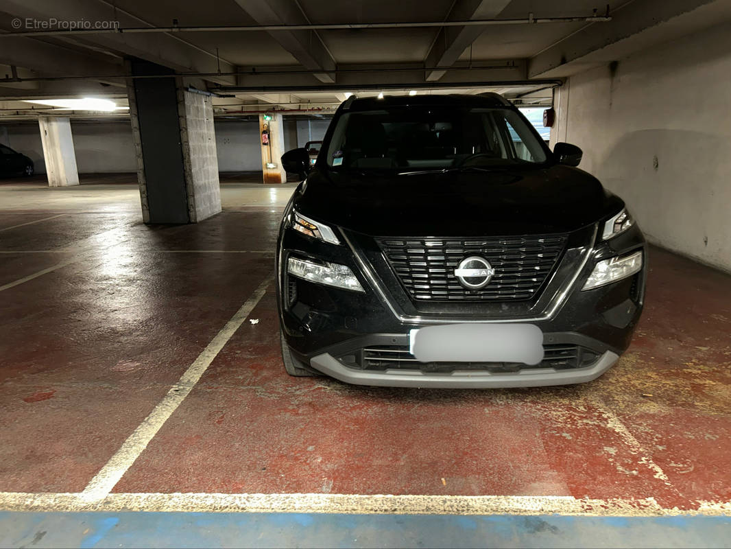 Parking à PARIS-15E