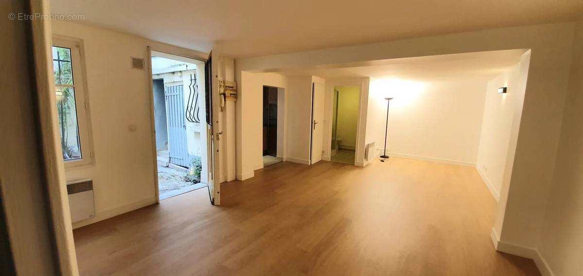 Appartement à PARIS-18E