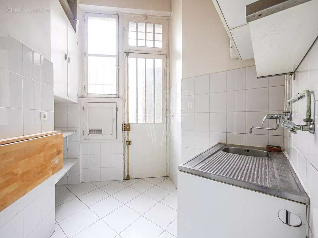 Appartement à PARIS-16E