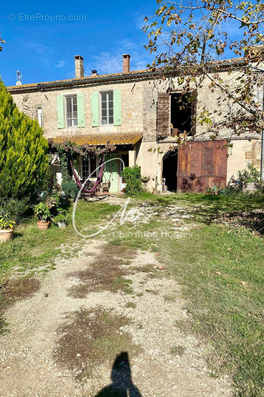 Maison à FONTVIEILLE