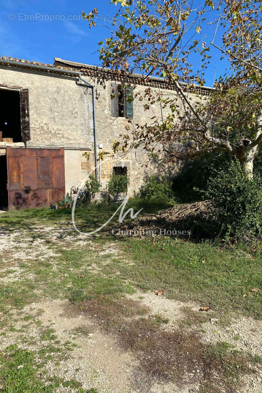 Maison à FONTVIEILLE