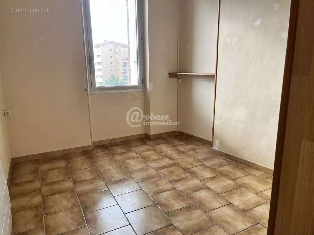 Appartement à MARSEILLE-5E