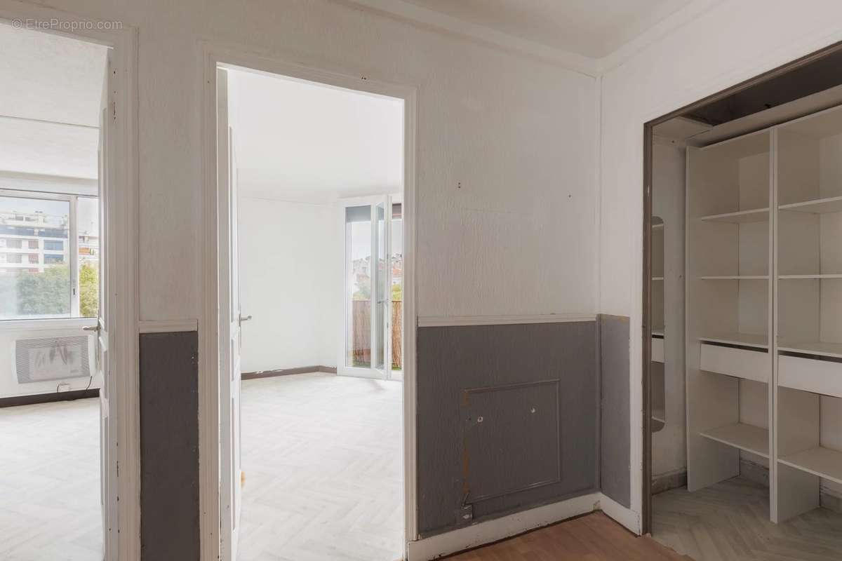 Appartement à MARSEILLE-4E