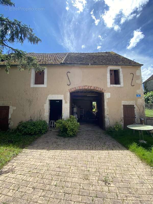 Maison à LUCY-SUR-YONNE