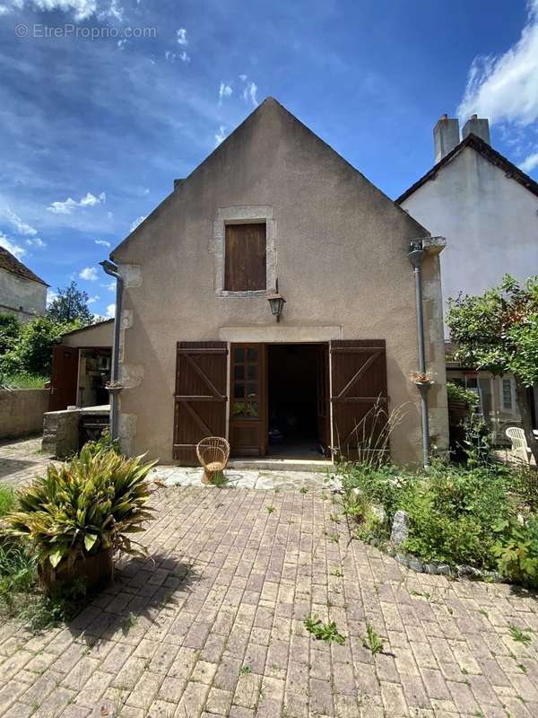 Maison à LUCY-SUR-YONNE