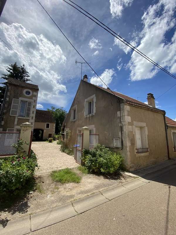 Maison à LUCY-SUR-YONNE