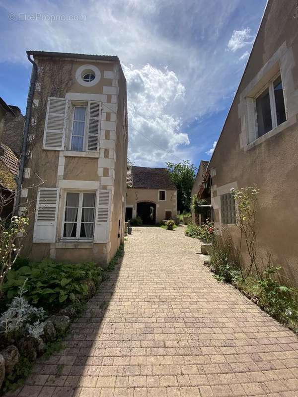 Maison à LUCY-SUR-YONNE