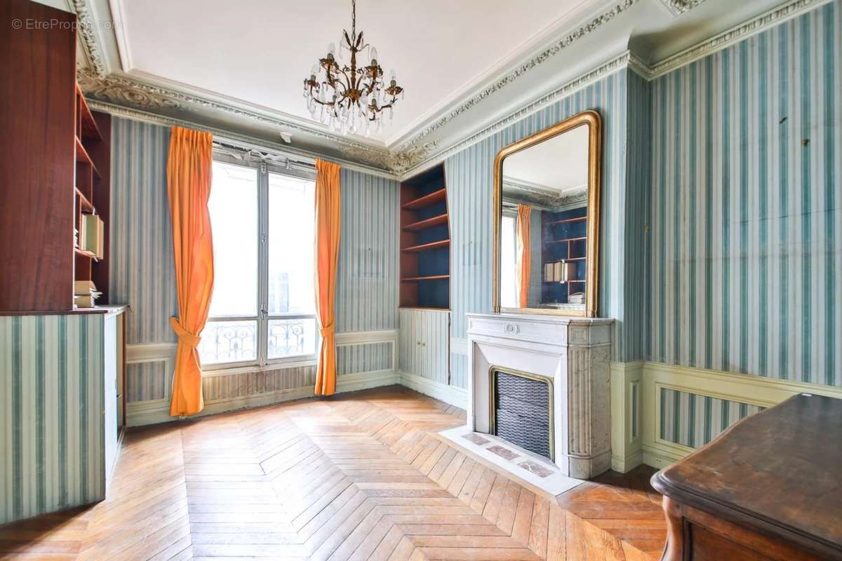 Appartement à PARIS-15E