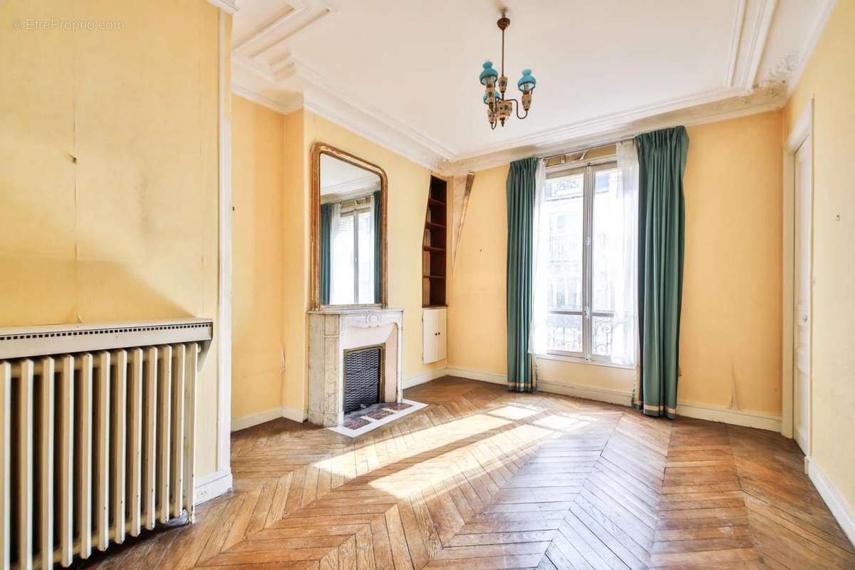 Appartement à PARIS-15E