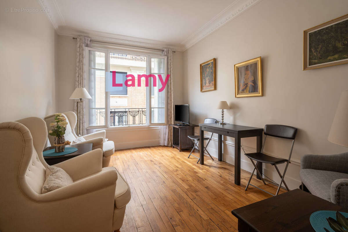 Appartement à PARIS-15E